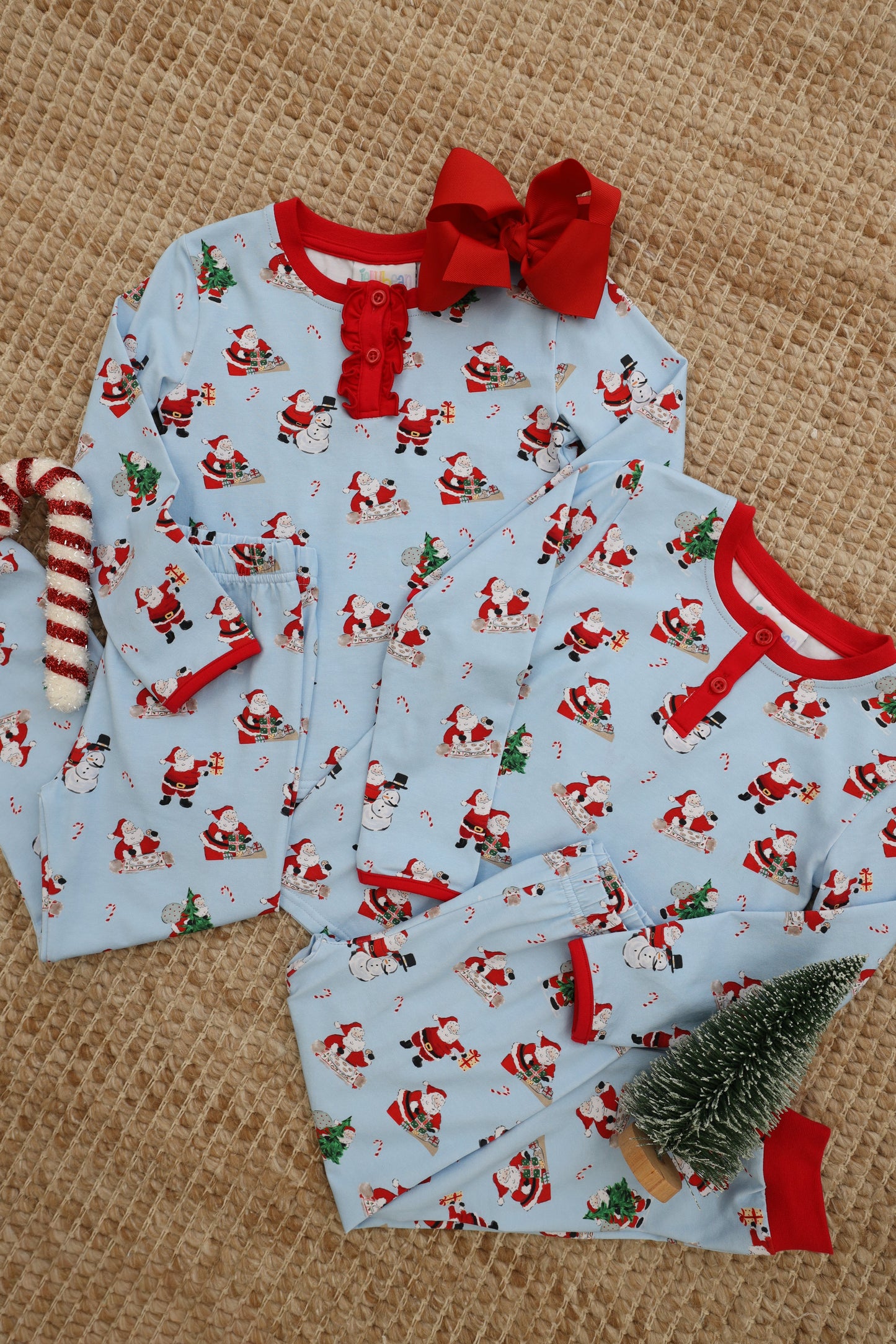 Here Comes Santa Claus Noelle LS Set