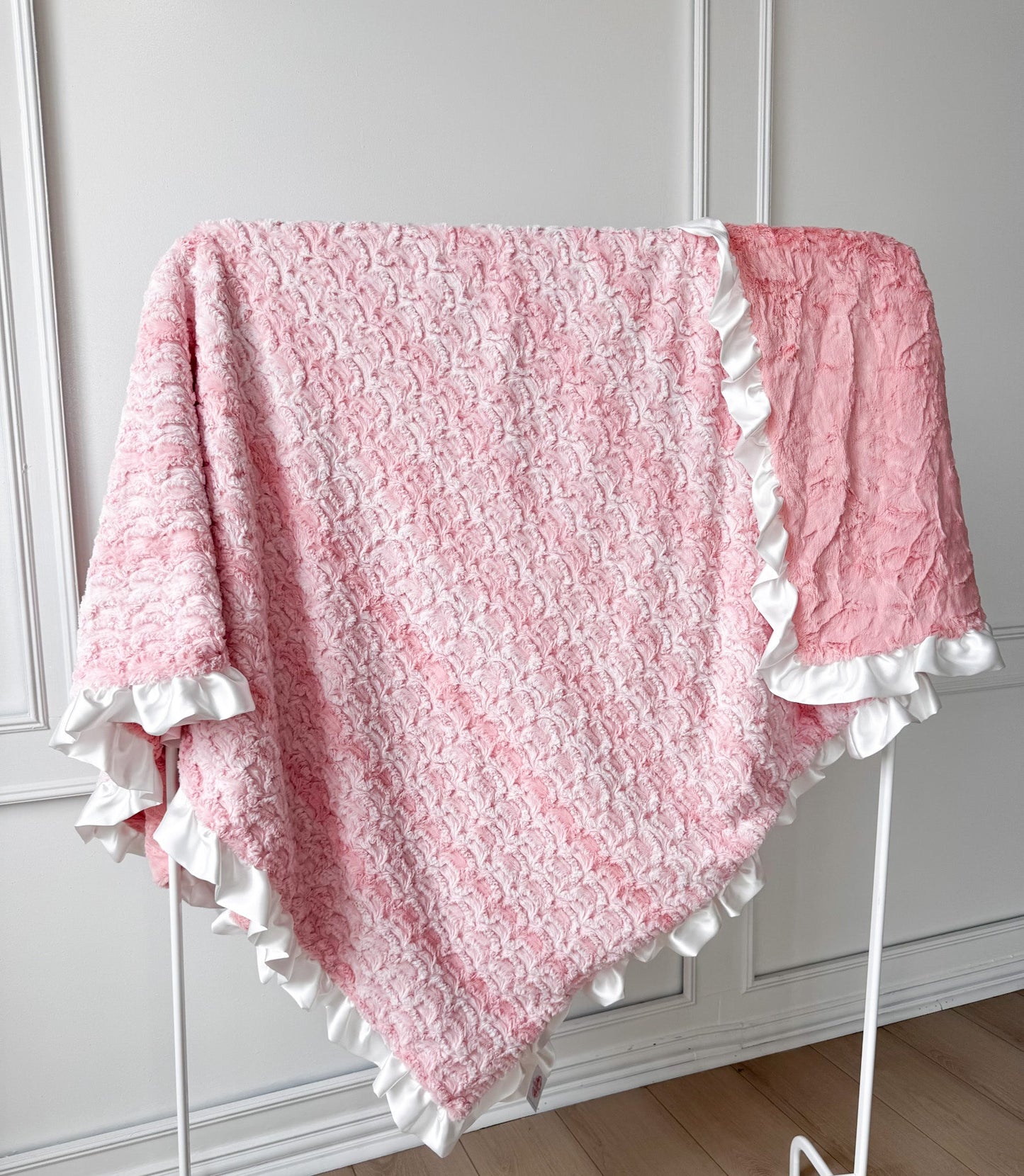 Adult Luxe Ruffle | Coraluxe Marble Blanket