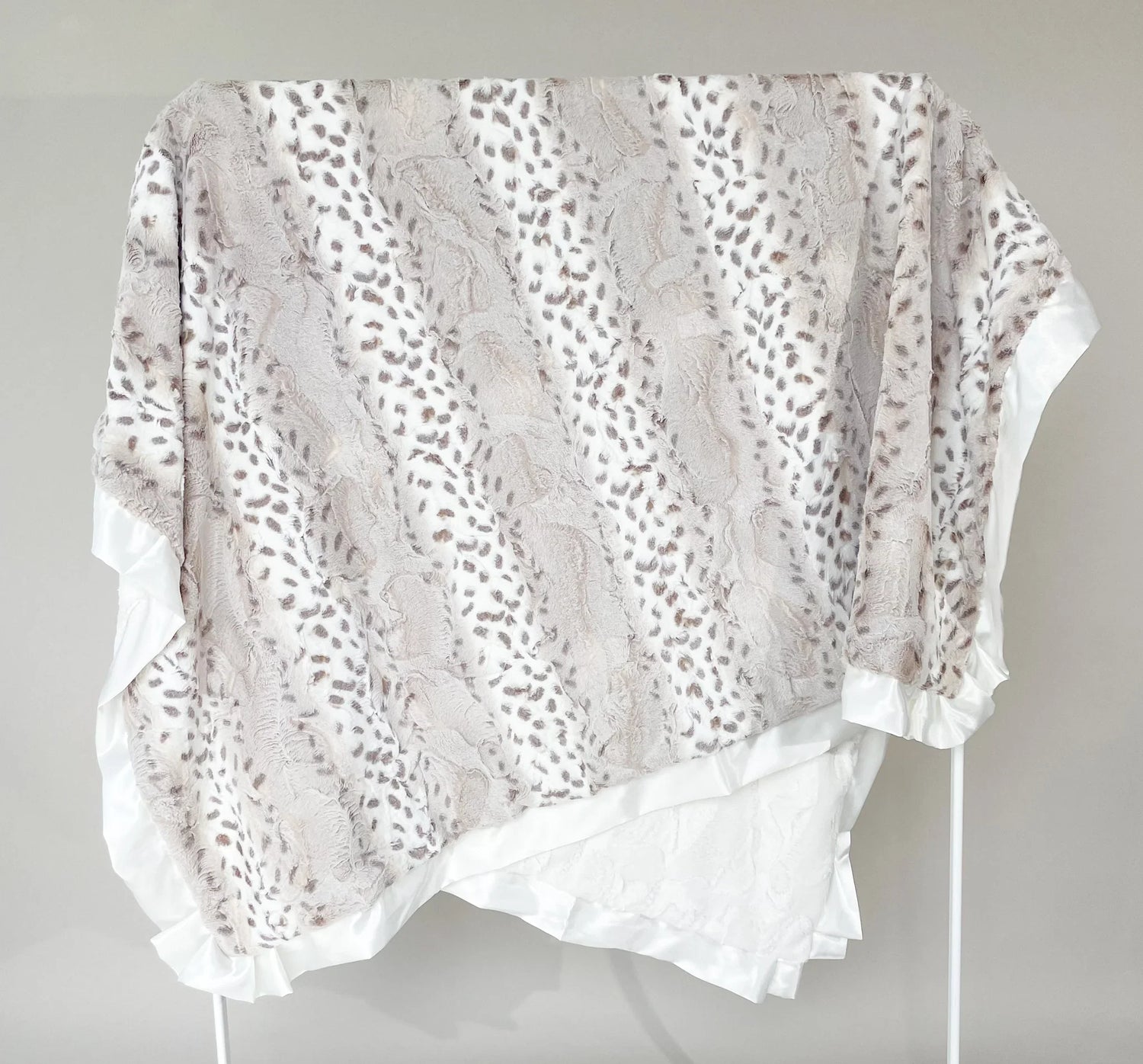 Adult Luxe Cuddle Blankets