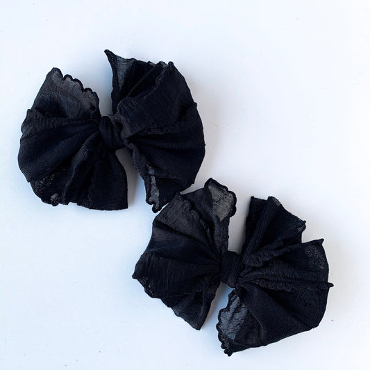 Black Ruffle Clip