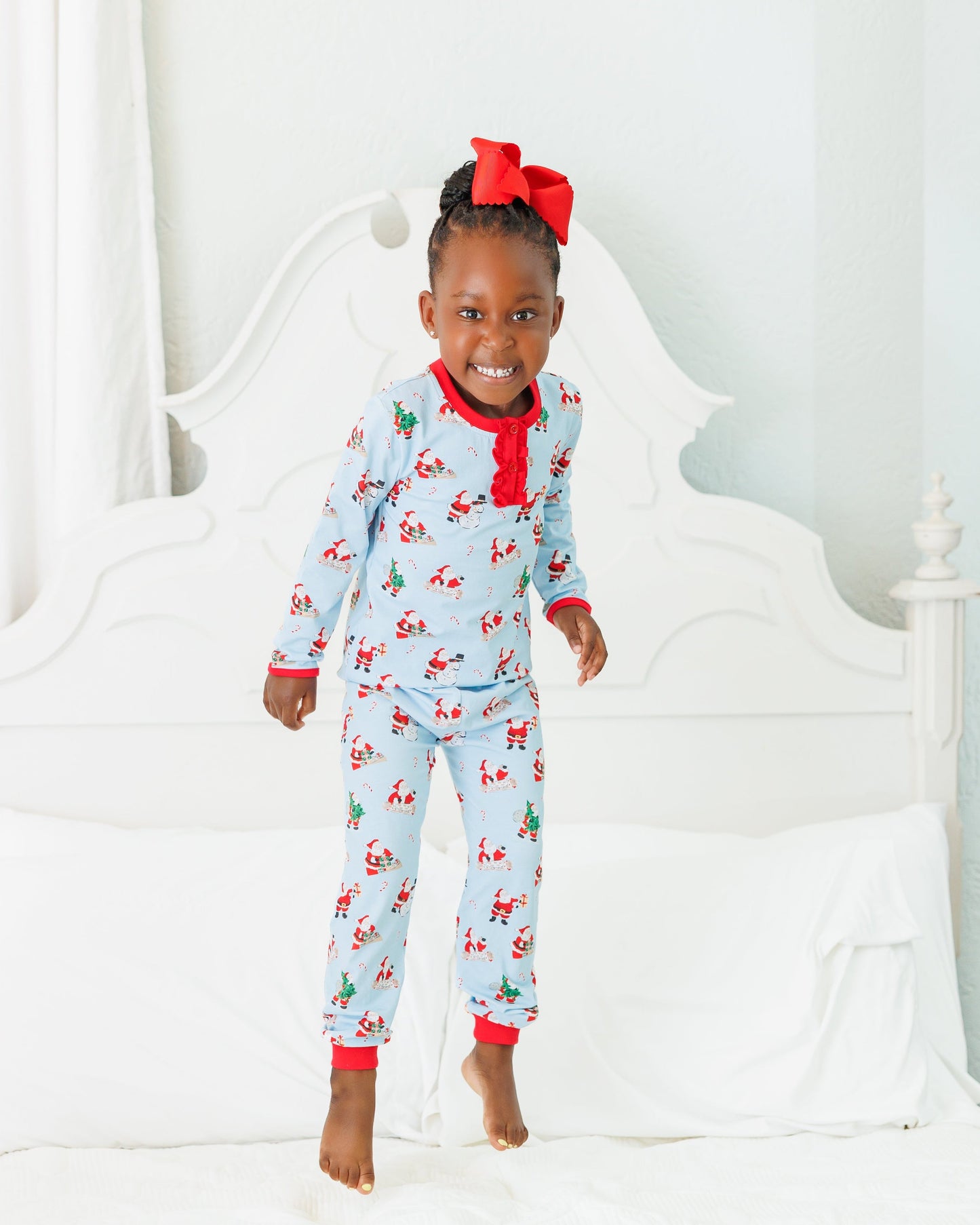 Here Comes Santa Claus Noelle LS Set