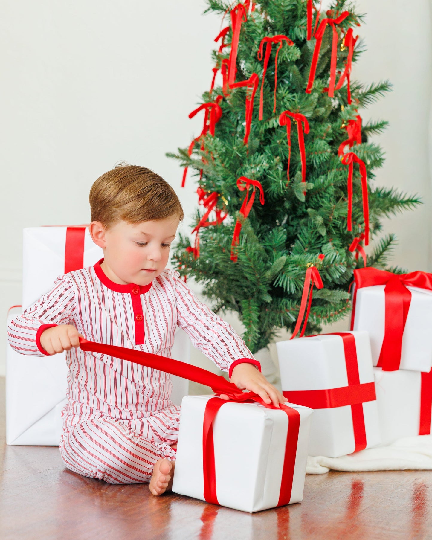 Merry Moments Nicholas LS Set